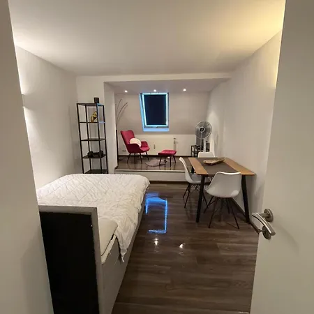 4 Bedroom With Balcony And Garage * Μόναχο